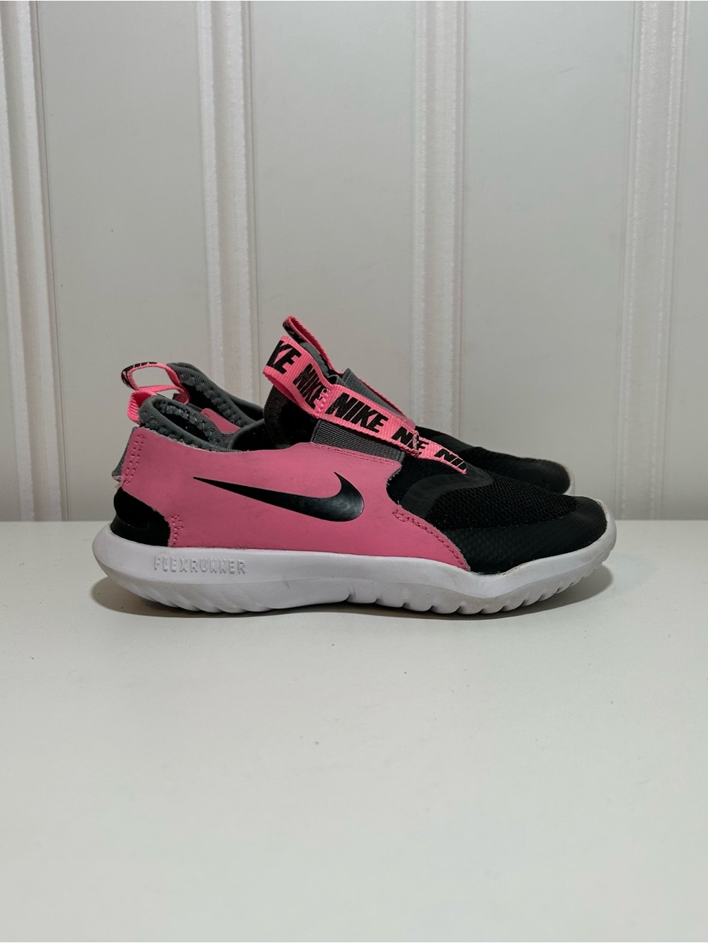 Nike flex runner Pink & Black swoosh white sole kids slip on sneakers easy on